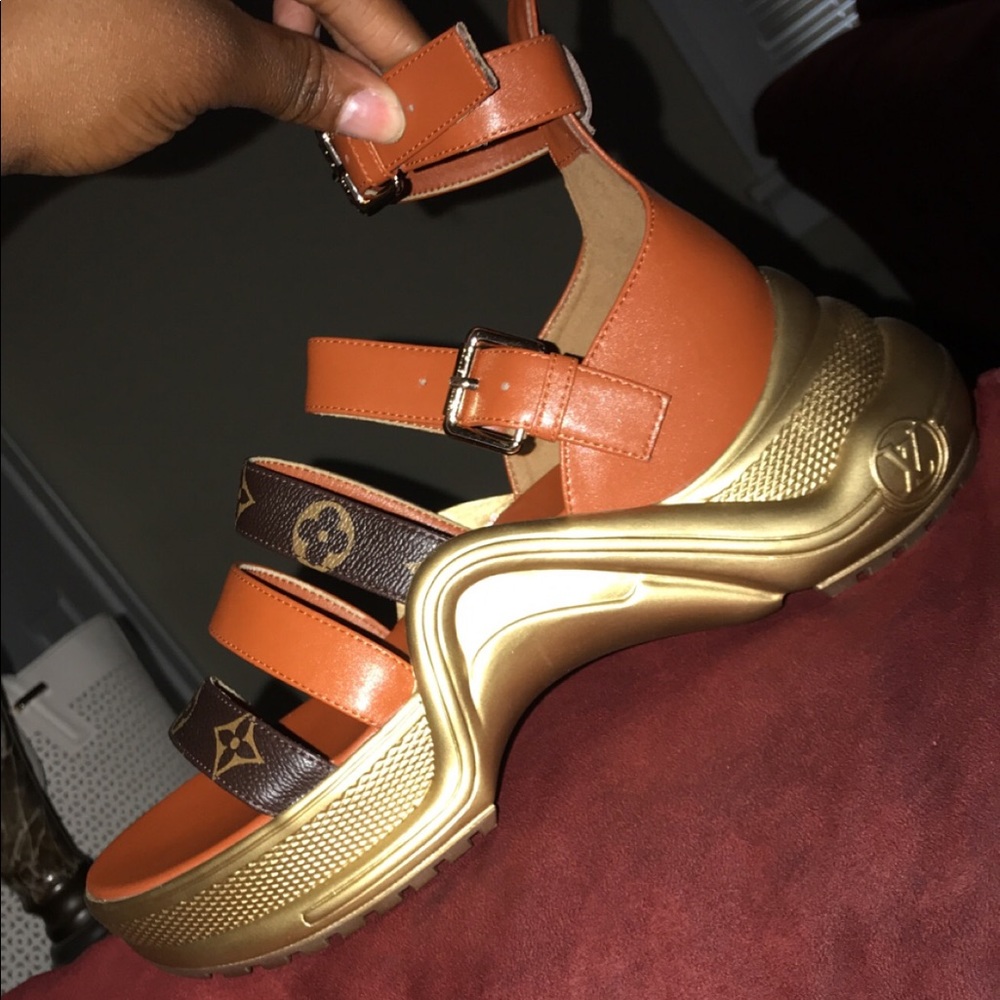 Louis Vuitton Archlight Flat Sandal - Picture 6 of 6